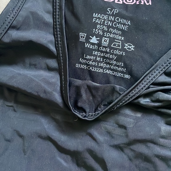 Workout tanks small(2) - Picture 2 of 6